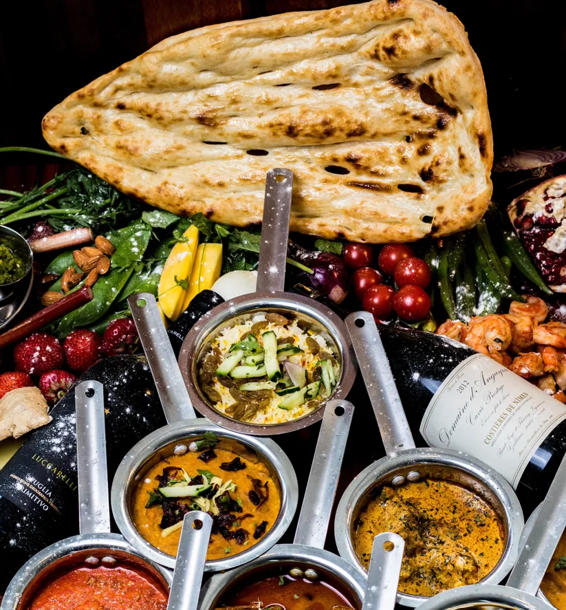 インド風ナンと各種スパイスソース